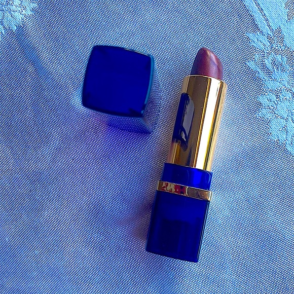 NWOT. Estée Lauder lipstick. Intense lip crème. - Picture 1 of 3